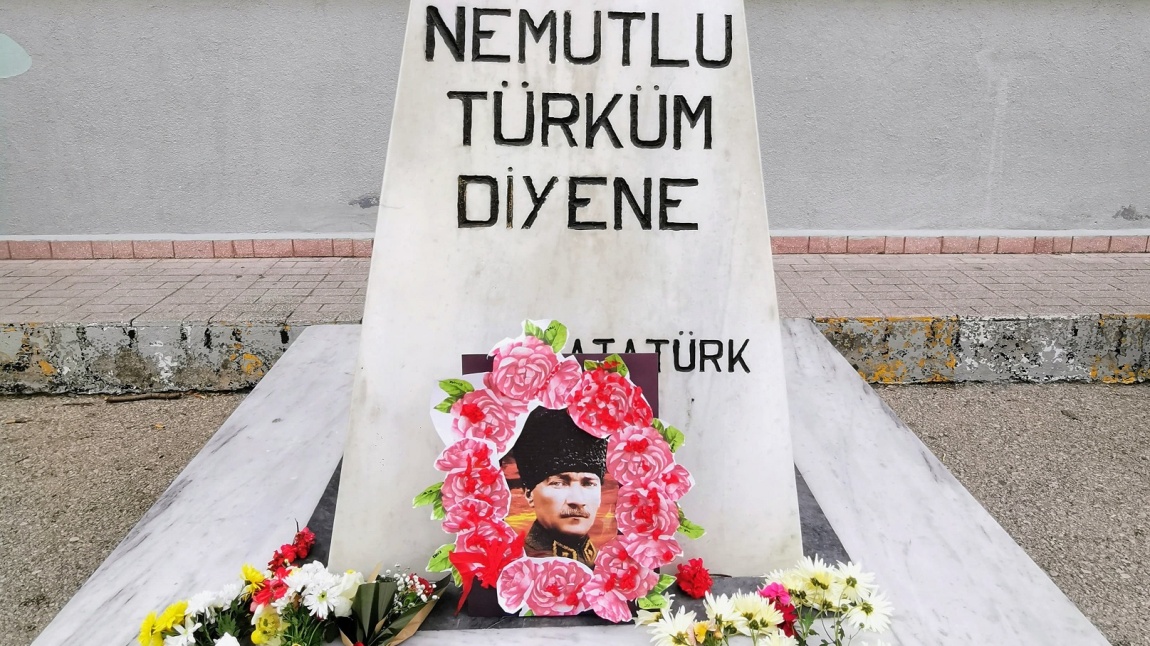 Ulu Önderimiz Başöğretmen Gazi Mustafa Kemal Atatürk'ü Saygı Sevgi ve Minnetle Anıyoruz.